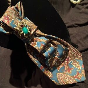 Elegant Paisley Bow Tie with Turquoise Accent